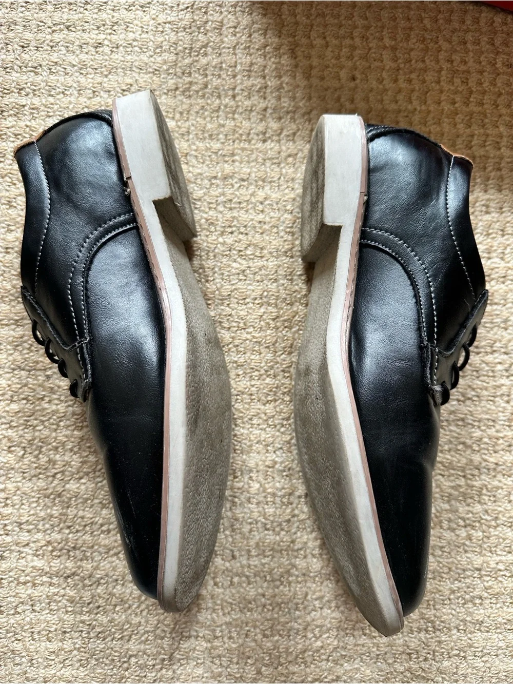 Deer Stags Black Lace-Up Oxfords with Tan Collar